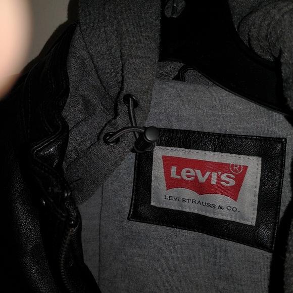 Levi’s Faux Leather Trucker Hoodie with Sherpa Lining Jacket for Men, Size L. - Picture 3 of 4